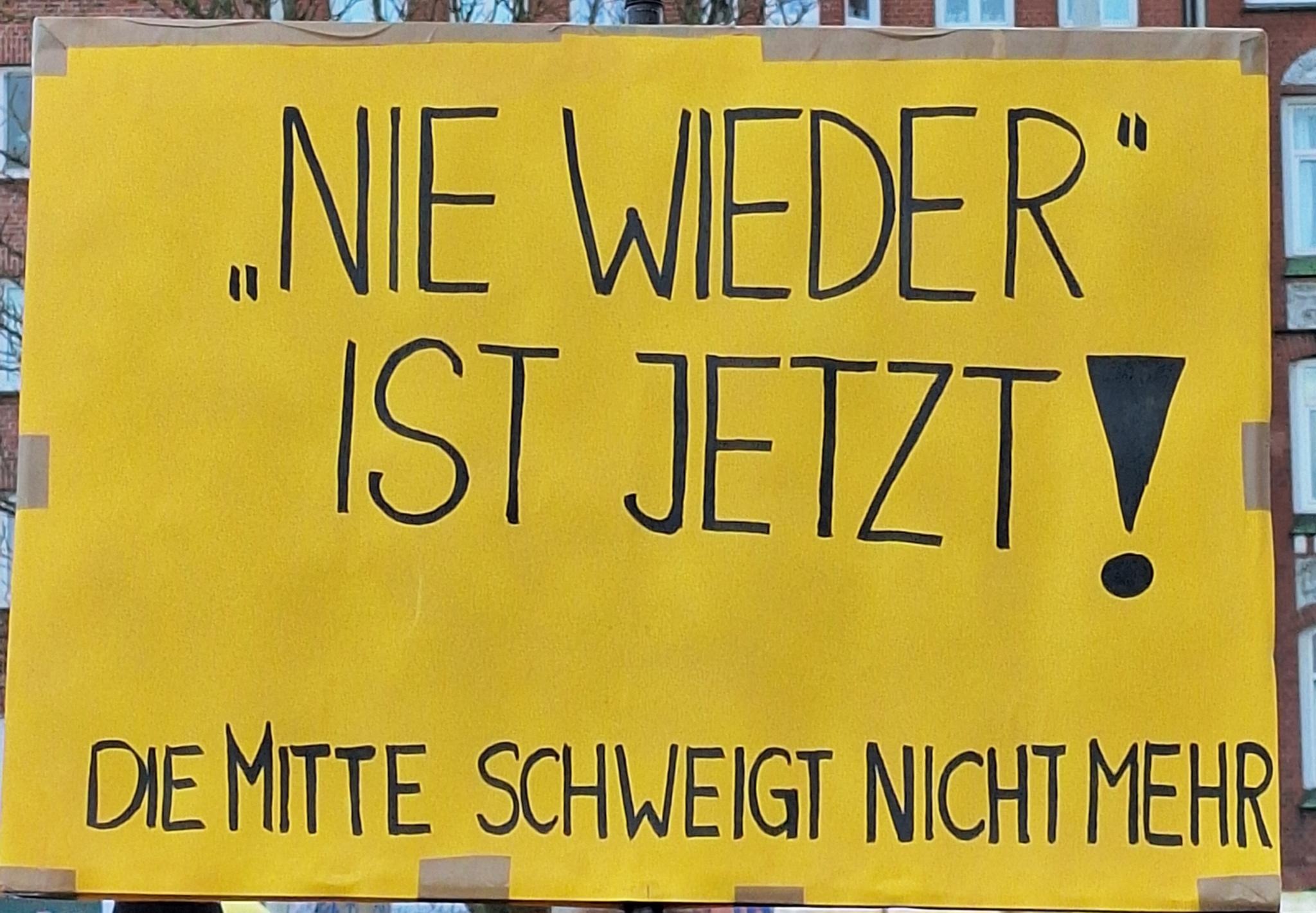 Demoschild von der Demo gegen Rechts in Kiel am 14.01.2024